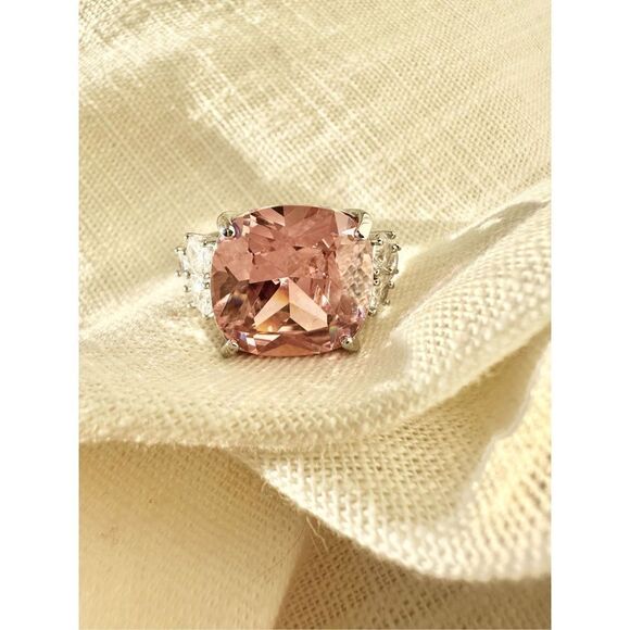Pink Panther style Large Light pink cubic zirconia adjustable statement ring - Picture 2 of 6